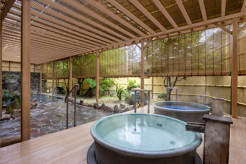 Open-air bath and pot hot water "Daisen Onsen"