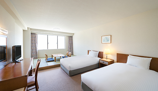 Classic Room, Japanese-Western style, 2 single beds, 1 extra bed, 2 futon beds, Mountain view